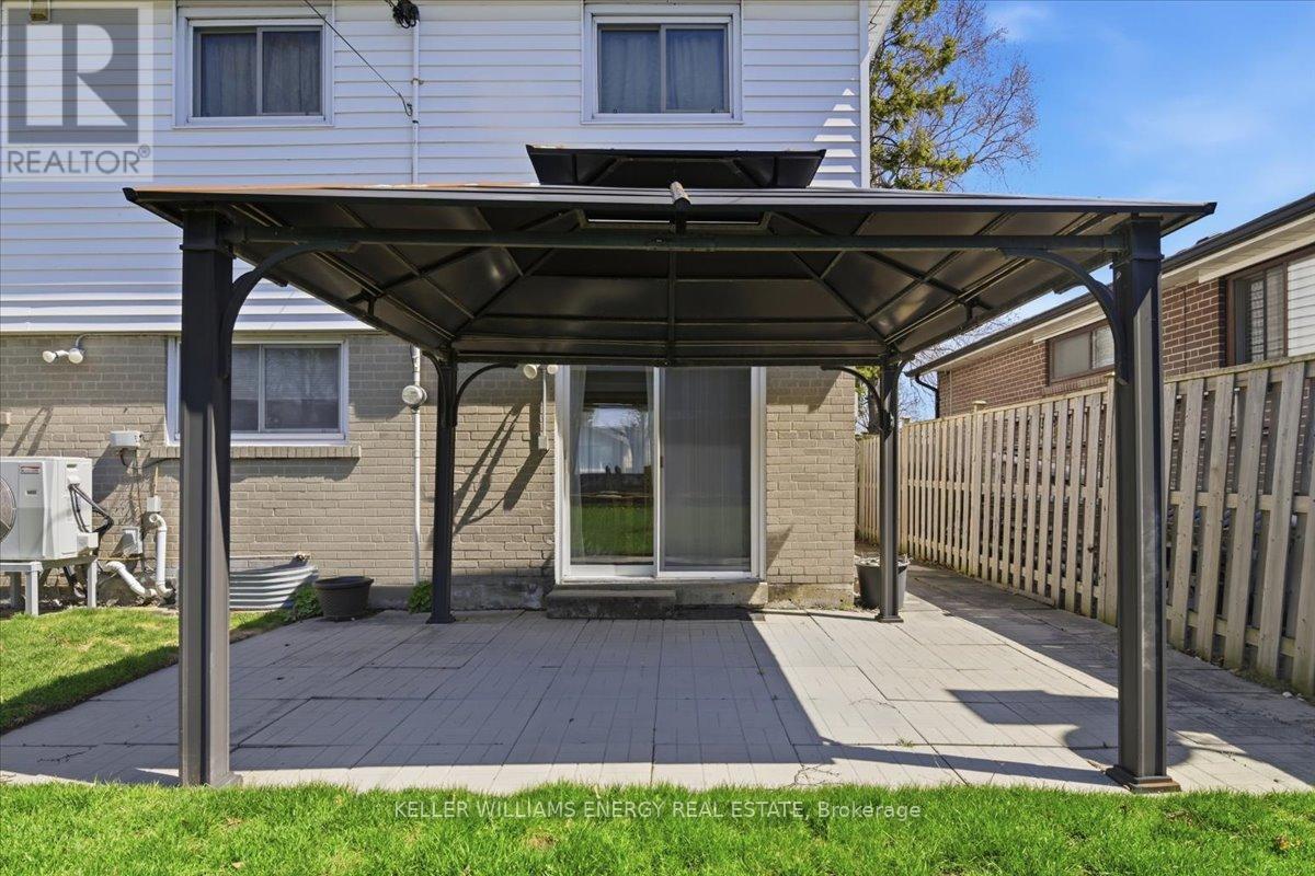 886 Antonio Street, Pickering, Ontario  L1W 1T3 - Photo 5 - E12814992