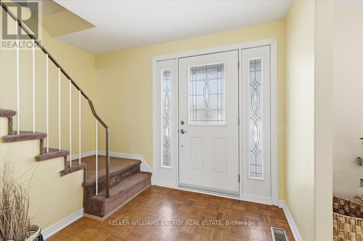 886 Antonio Street, Pickering, Ontario  L1W 1T3 - Photo 9 - E12814992