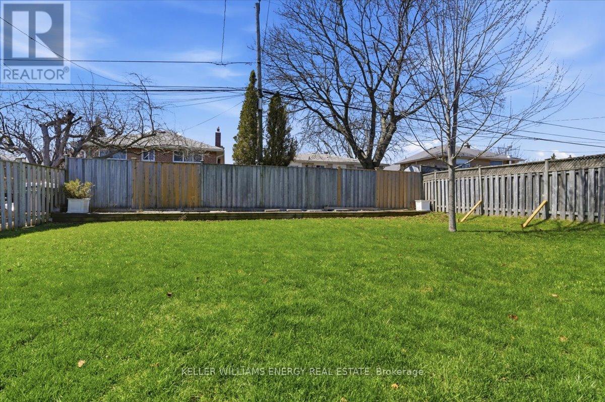 886 Antonio Street, Pickering, Ontario  L1W 1T3 - Photo 8 - E12814992