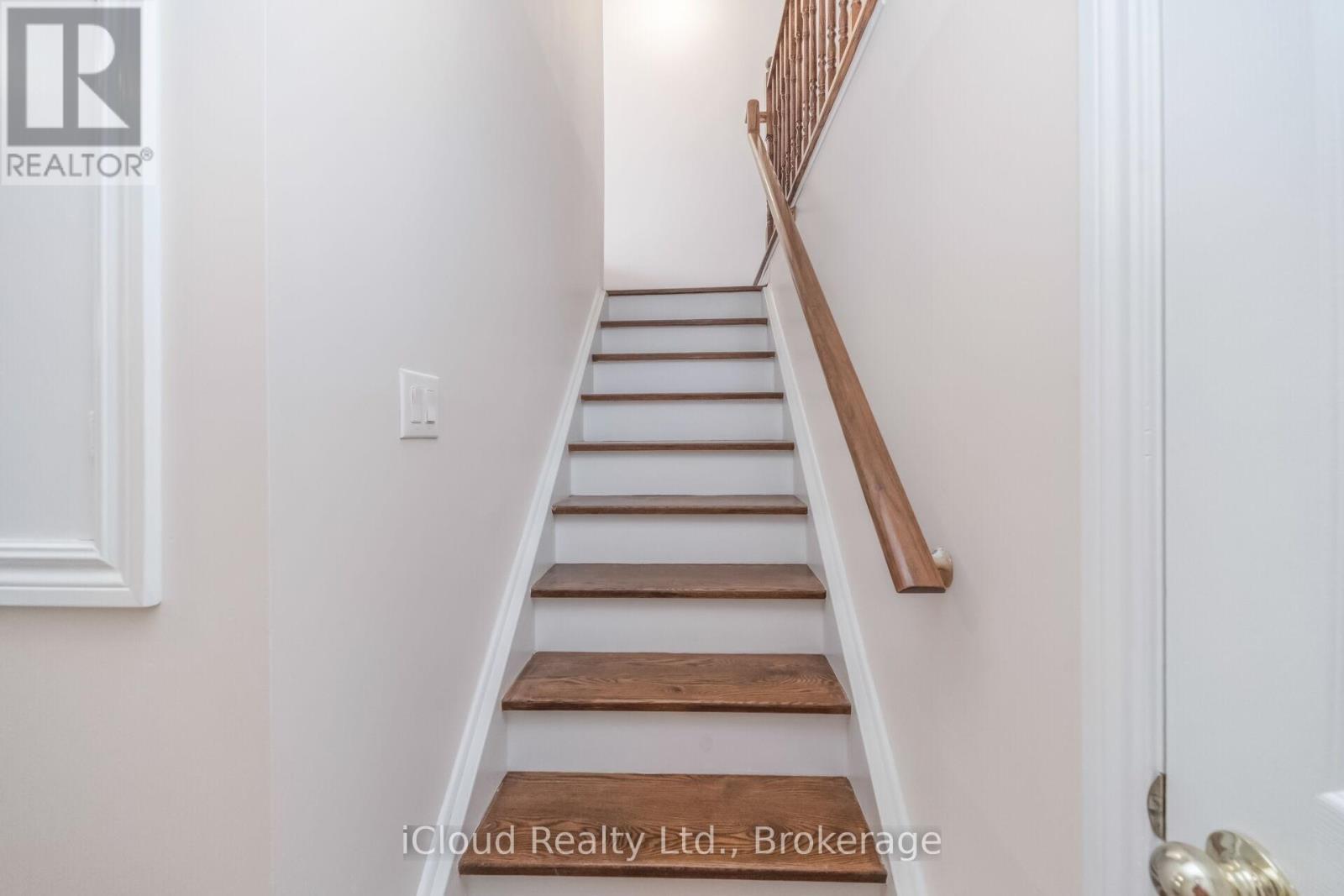 63 Spadina Road, Brampton, Ontario  L6X 4X6 - Photo 7 - W13012758