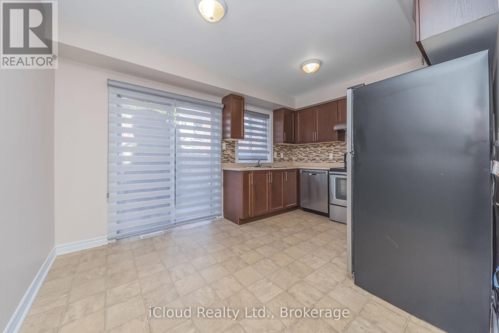 63 Spadina Road, Brampton, Ontario  L6X 4X6 - Photo 9 - W13012758