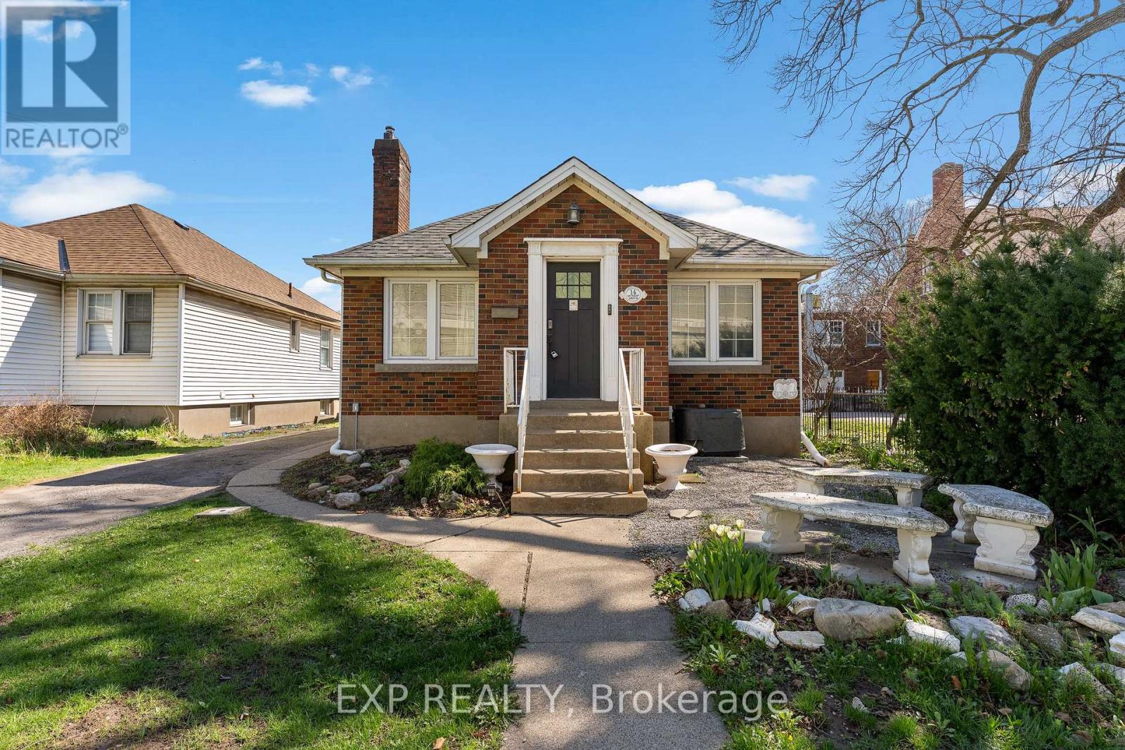 14 DUNLOP DRIVE, St. Catharines, Ontario