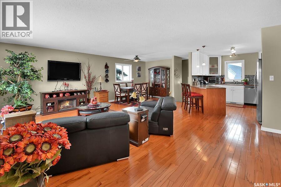 107 3rd Street S, Wakaw, Saskatchewan  S0K 4P0 - Photo 5 - SK030809