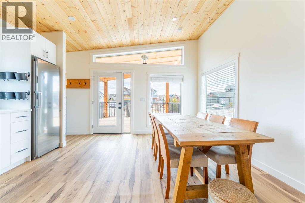 134 Cottageclub Court, Rural Rocky View County, Alberta  T4C 1B1 - Photo 9 - A2302815