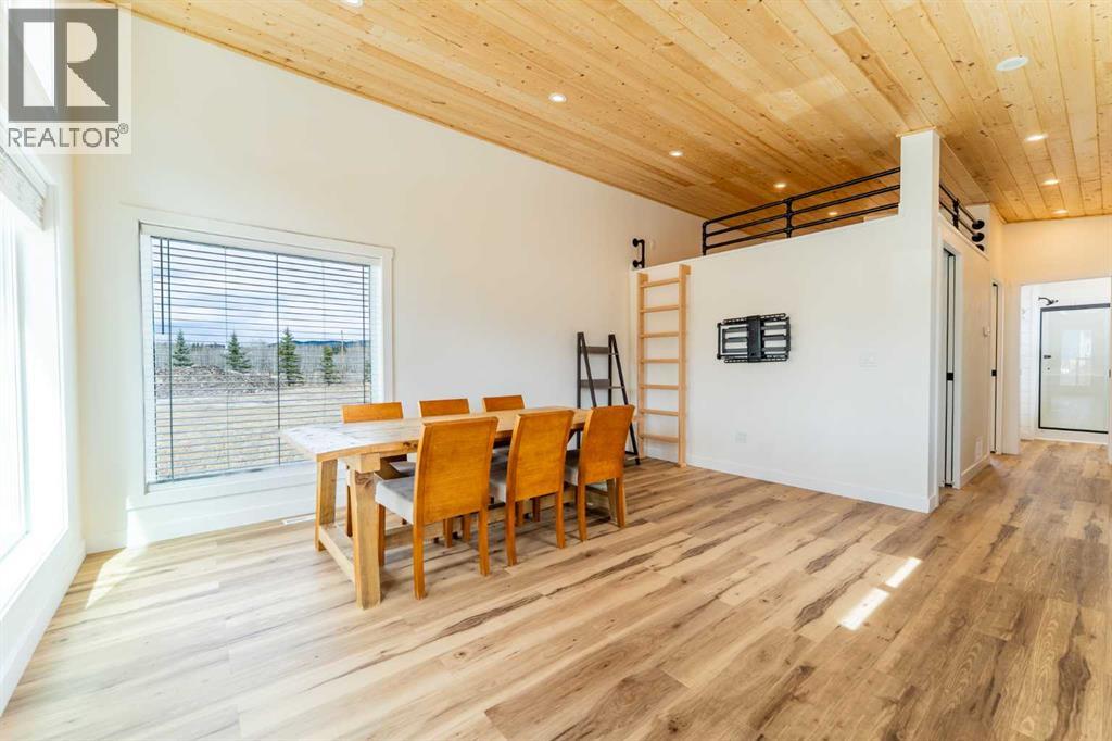 134 Cottageclub Court, Rural Rocky View County, Alberta  T4C 1B1 - Photo 16 - A2302815