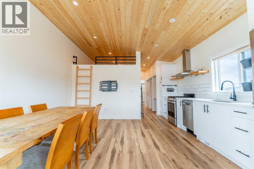 134 Cottageclub Court, Rural Rocky View County, Alberta  T4C 1B1 - Photo 18 - A2302815