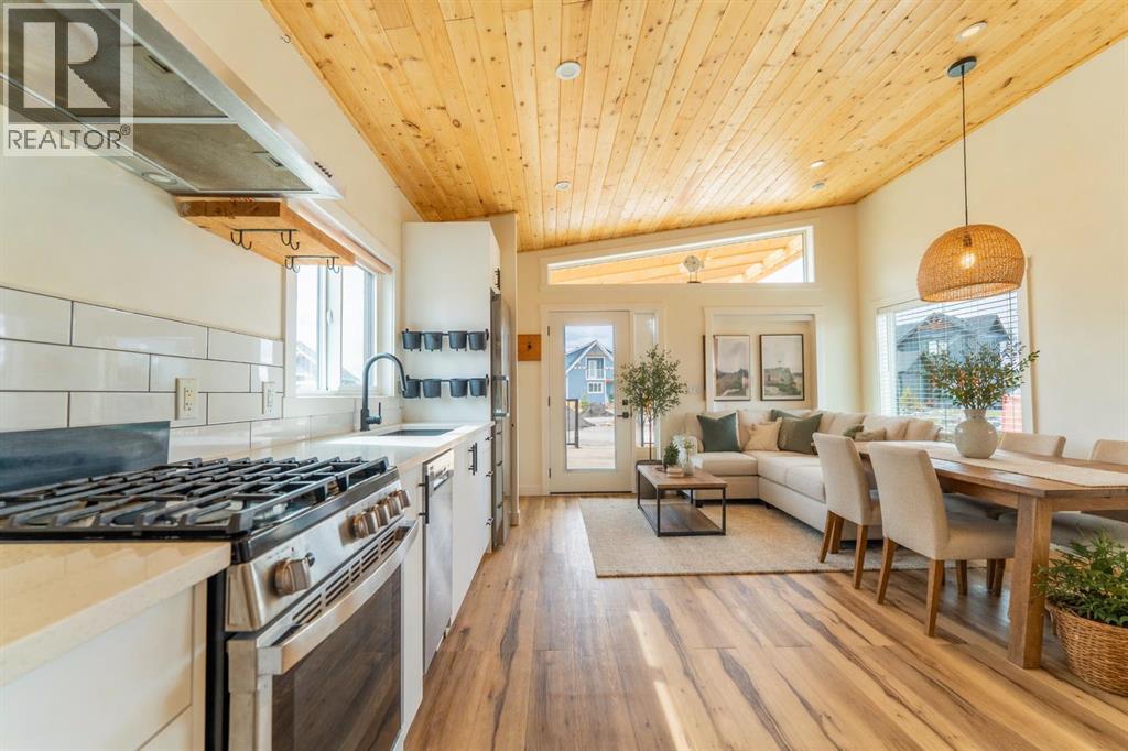 134 Cottageclub Court, Rural Rocky View County, Alberta  T4C 1B1 - Photo 12 - A2302815