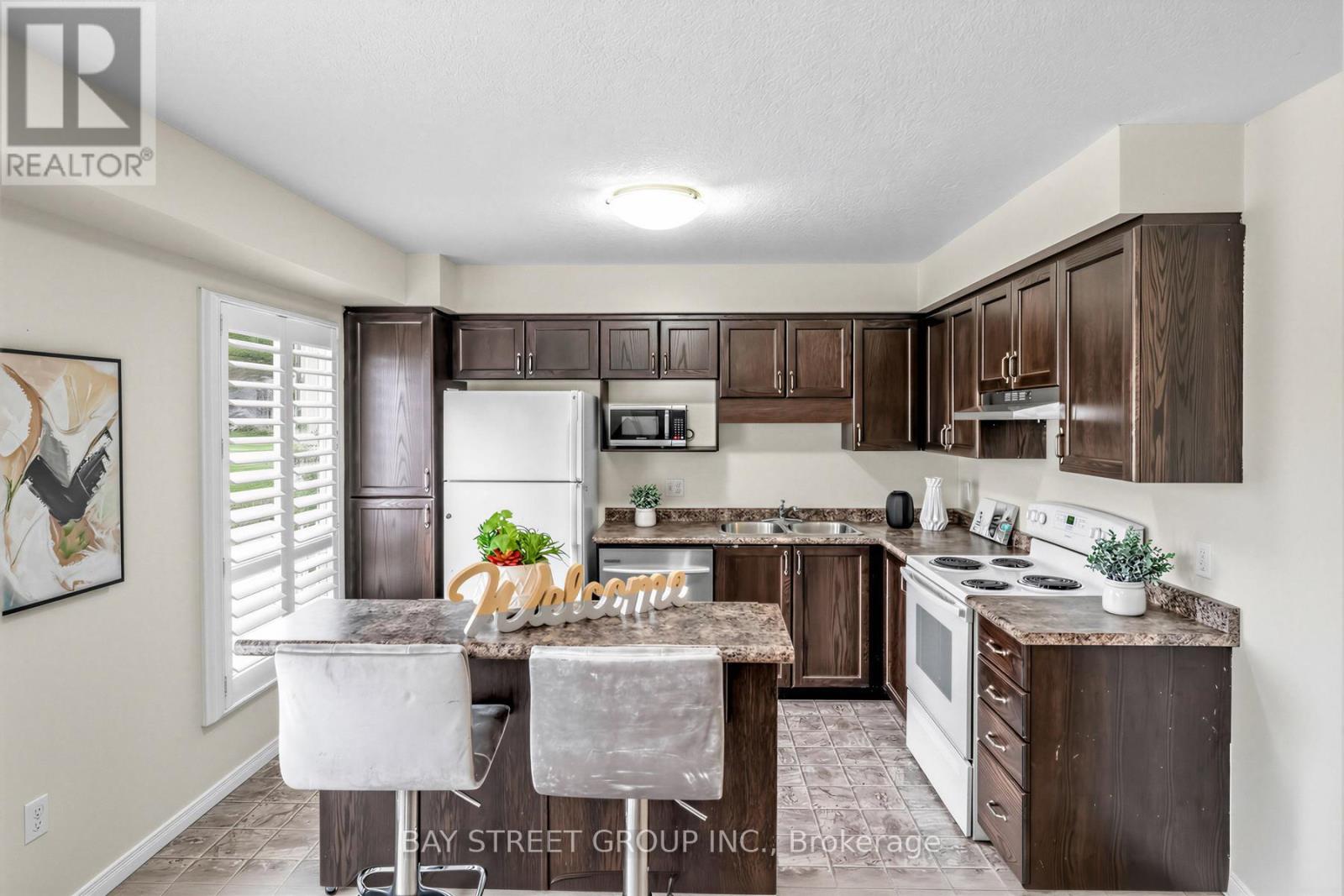 1383 Countrystone Drive, Kitchener, Ontario  N2T 2Z6 - Photo 10 - X13015892