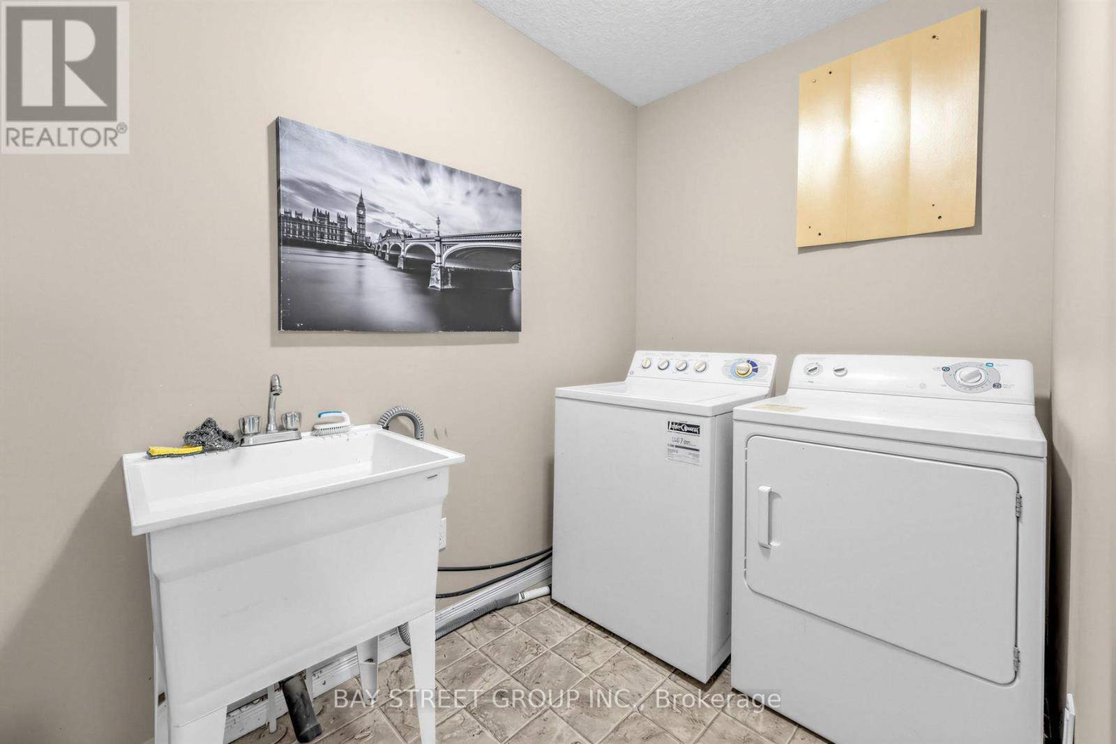 1383 Countrystone Drive, Kitchener, Ontario  N2T 2Z6 - Photo 31 - X13015892