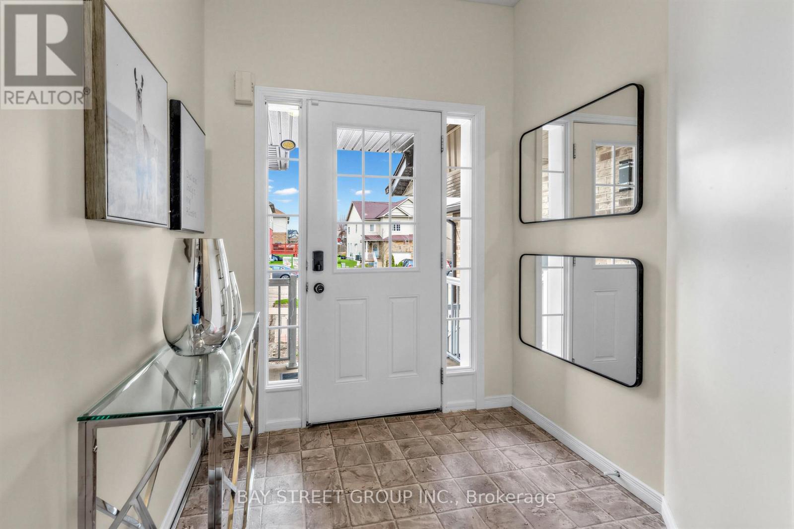 1383 Countrystone Drive, Kitchener, Ontario  N2T 2Z6 - Photo 4 - X13015892