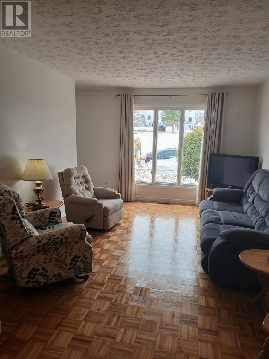 12 Forest Pl, Elliot Lake, Ontario  P5A 3C6 - Photo 10 - SM260714