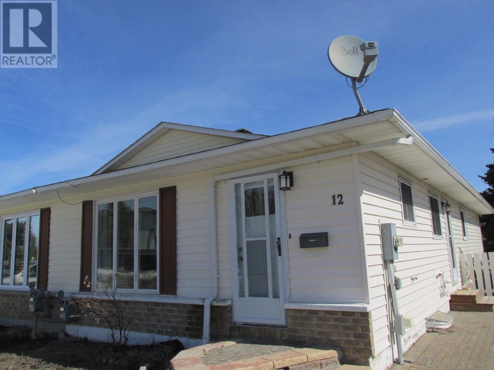 12 Forest PL, Elliot Lake, Ontario