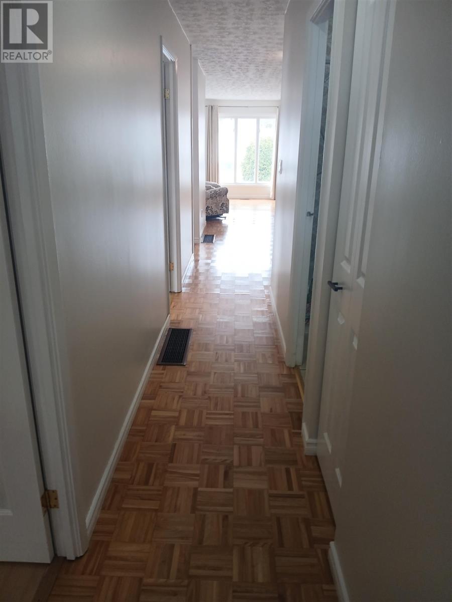 12 Forest Pl, Elliot Lake, Ontario  P5A 3C6 - Photo 11 - SM260714