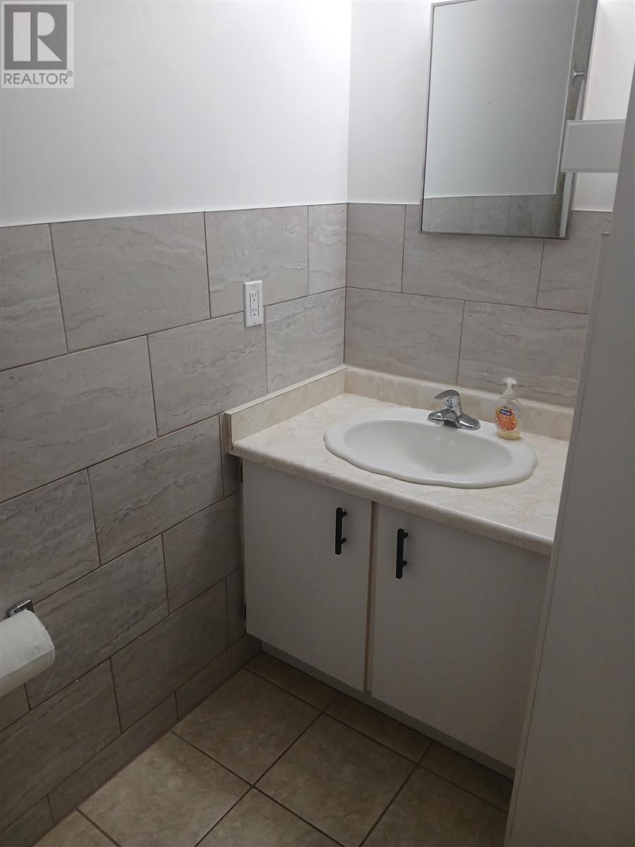 12 Forest Pl, Elliot Lake, Ontario  P5A 3C6 - Photo 17 - SM260714