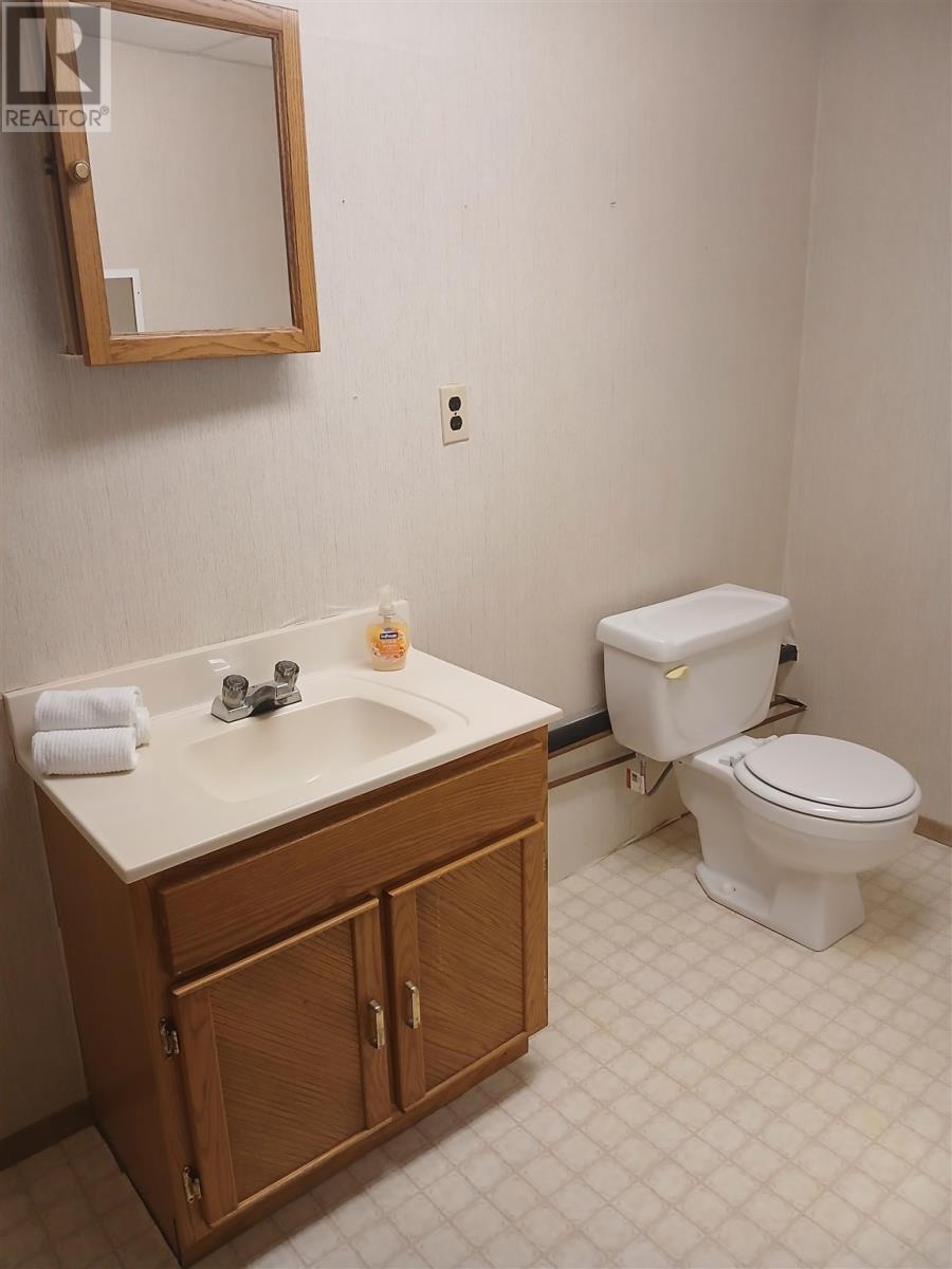 12 Forest Pl, Elliot Lake, Ontario  P5A 3C6 - Photo 22 - SM260714