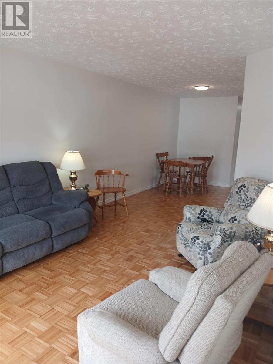 12 Forest Pl, Elliot Lake, Ontario  P5A 3C6 - Photo 6 - SM260714