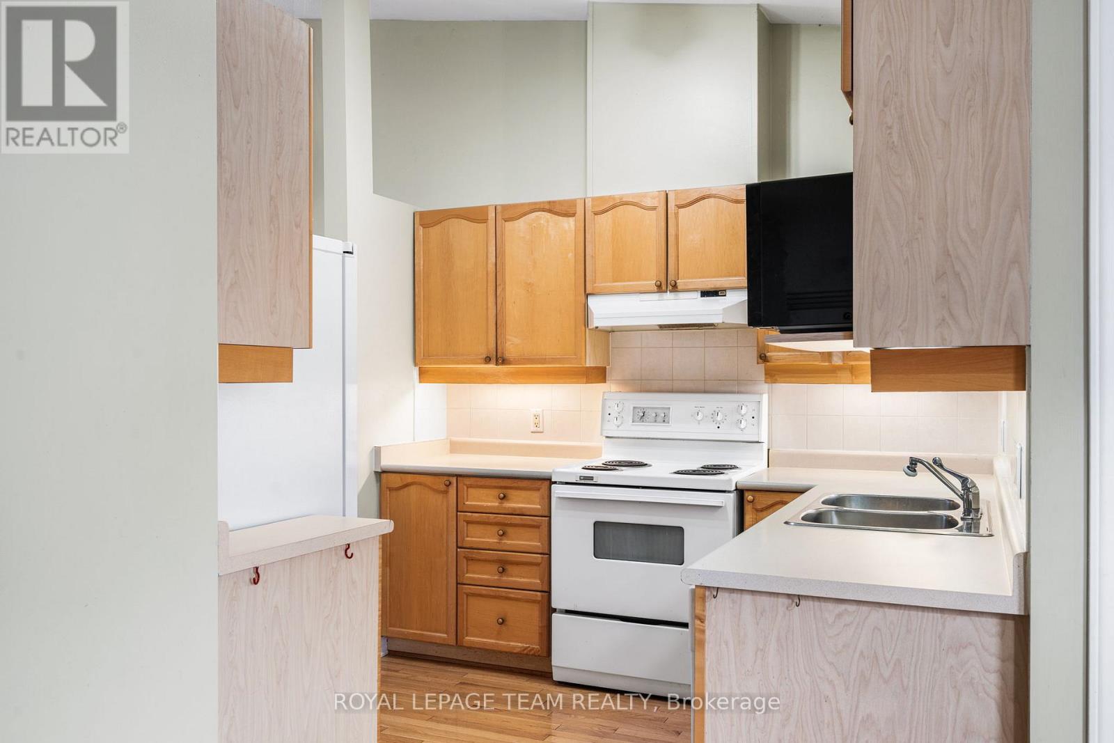 10 Quinterra Court, Ottawa, Ontario  K1V 0W6 - Photo 20 - X12848082