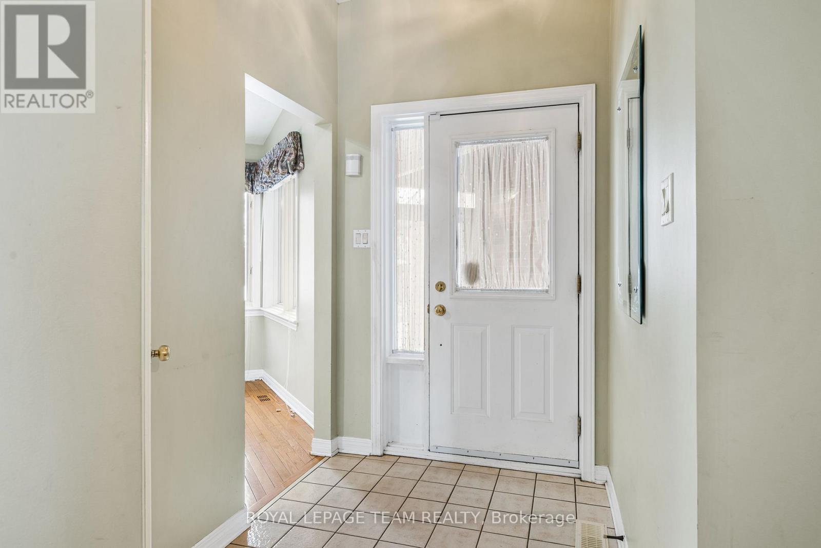 10 Quinterra Court, Ottawa, Ontario  K1V 0W6 - Photo 11 - X12848082