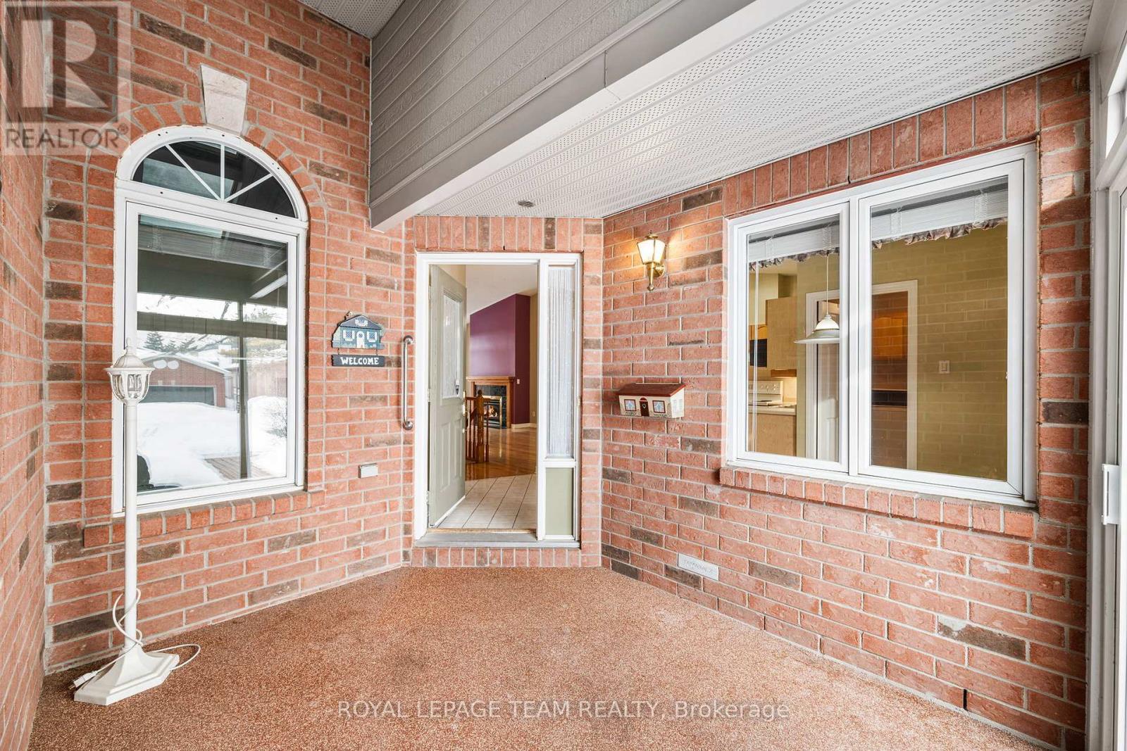 10 Quinterra Court, Ottawa, Ontario  K1V 0W6 - Photo 6 - X12848082