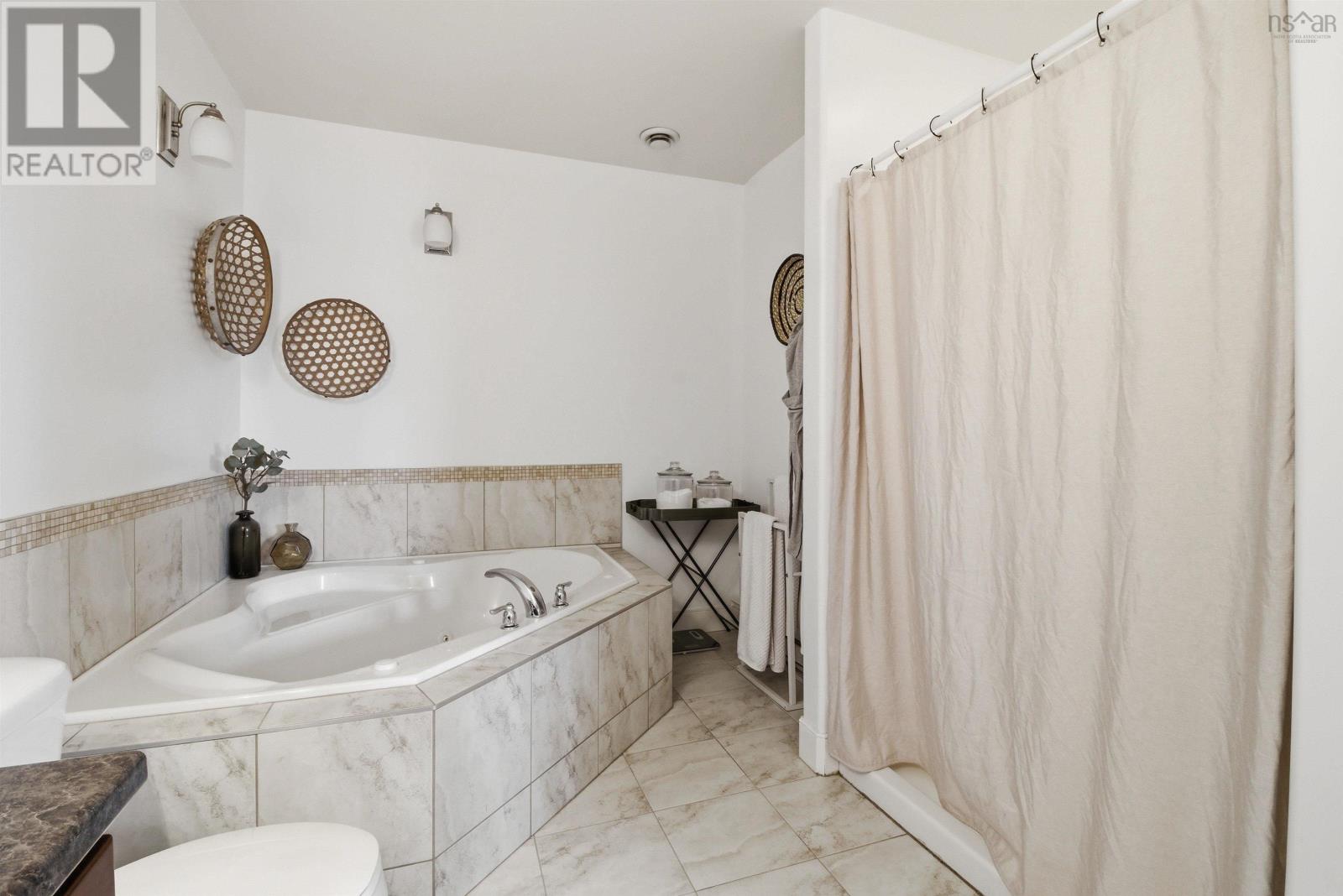 79 Transom Drive, Halifax, Nova Scotia  B3M 4T6 - Photo 26 - 202605395