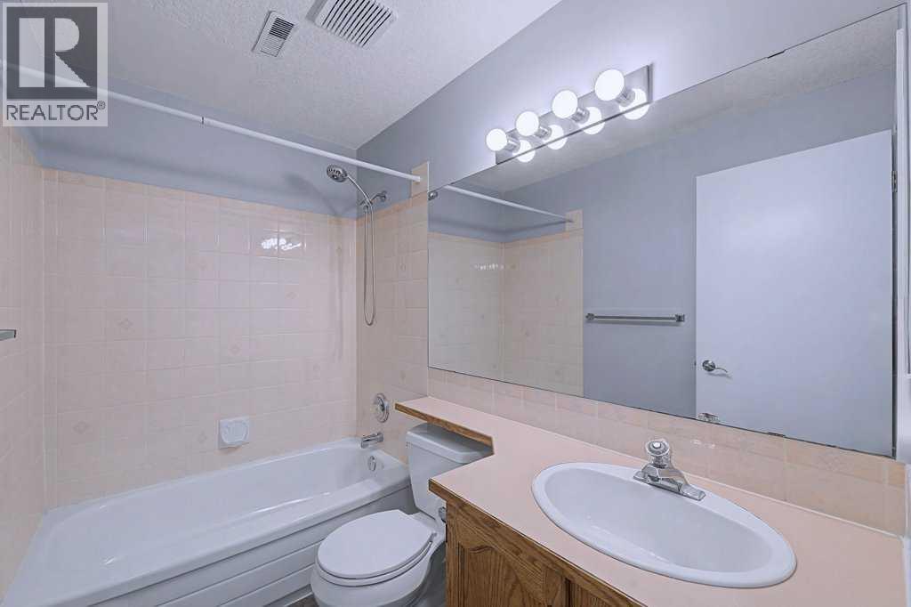 24 Sunlake Circle Se, Calgary, Alberta  T2X 3J2 - Photo 45 - A2287212