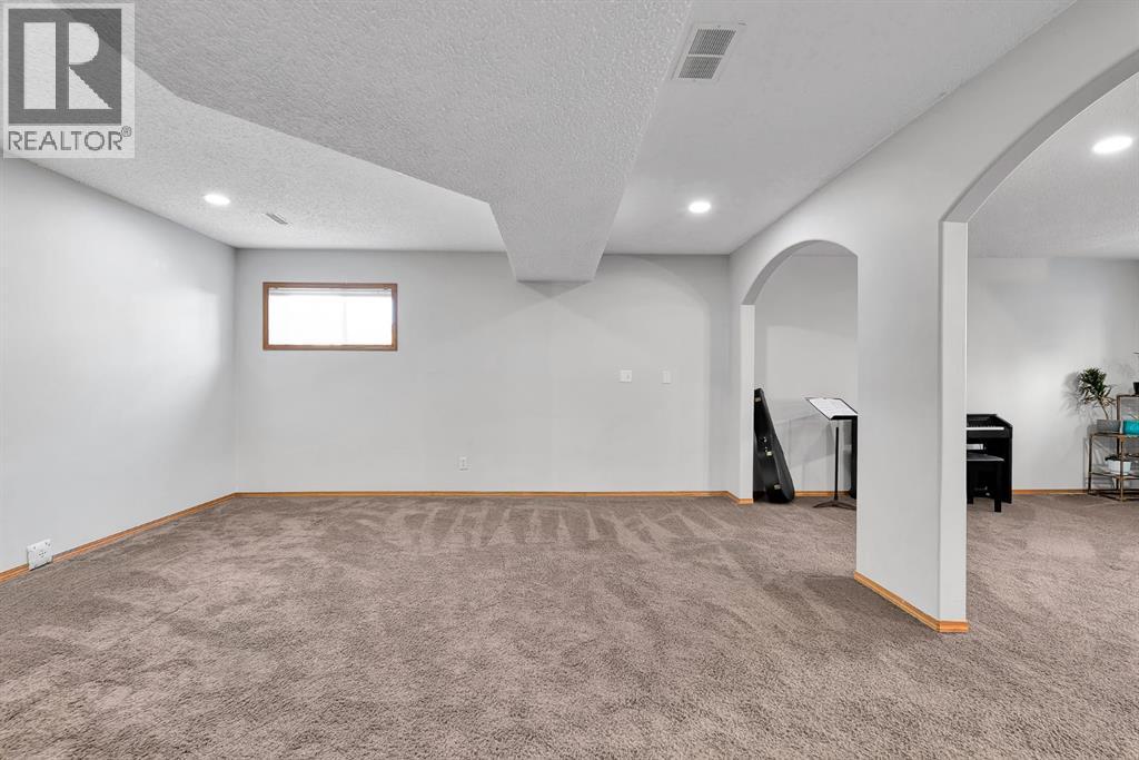 132 West Creek Drive, Chestermere, Alberta  T1X 1K6 - Photo 33 - A2301036