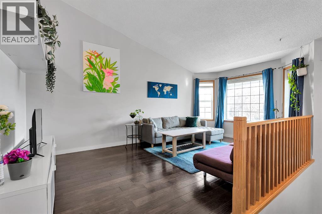 132 West Creek Drive, Chestermere, Alberta  T1X 1K6 - Photo 5 - A2301036