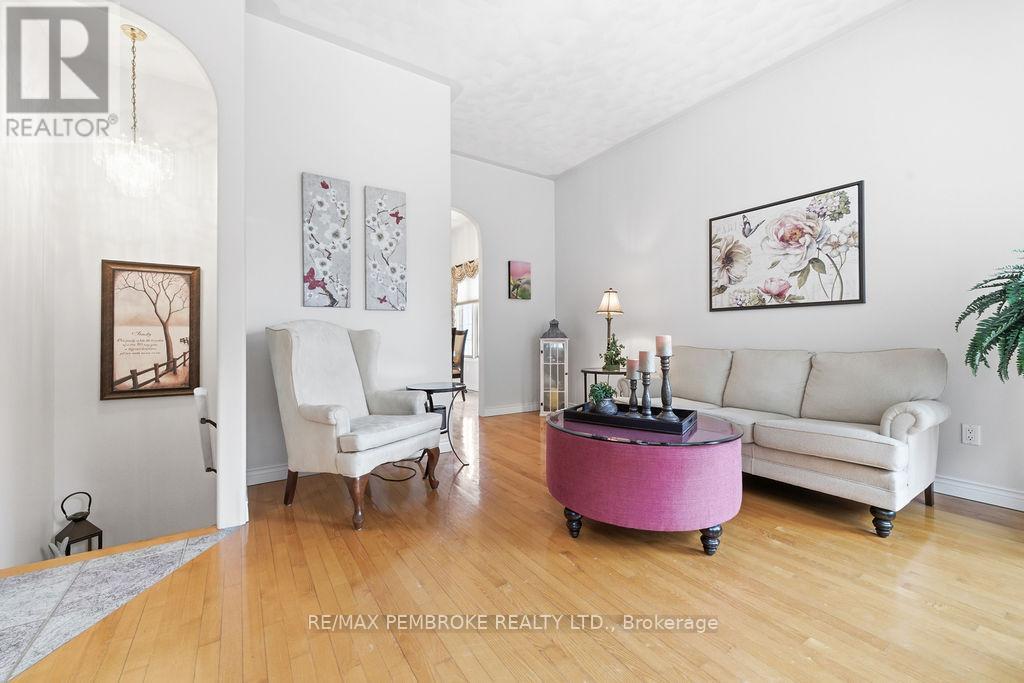 152 Reta Crescent, Pembroke, Ontario  K8A 1B3 - Photo 5 - X13016022