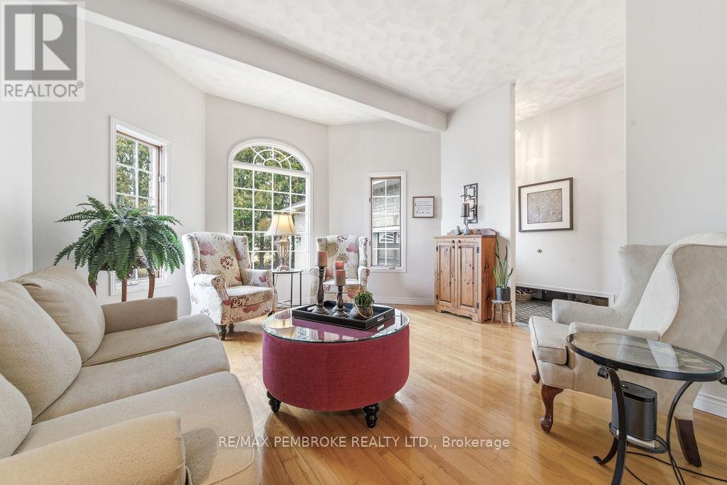 152 Reta Crescent, Pembroke, Ontario  K8A 1B3 - Photo 7 - X13016022