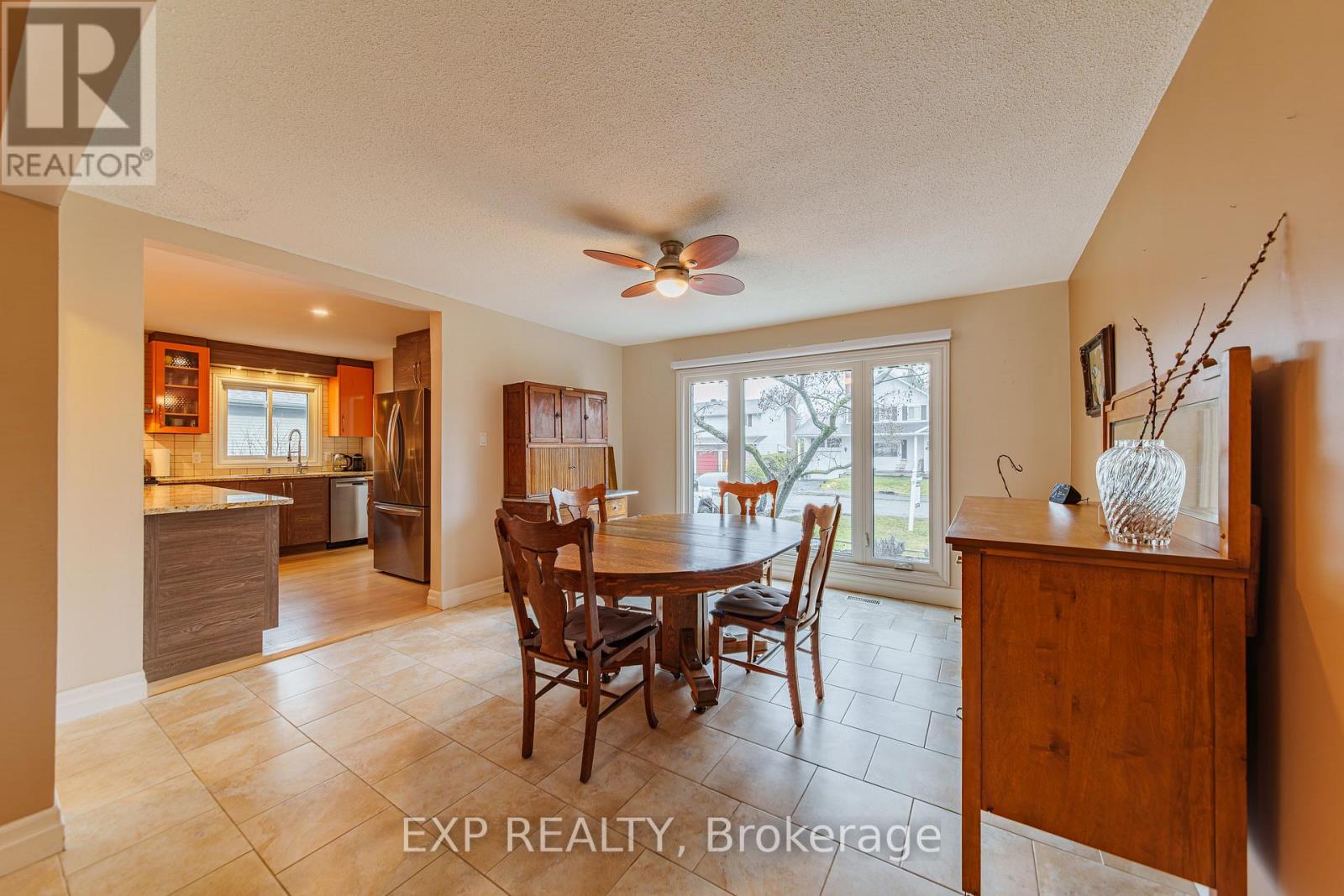 1592 Apeldoorn Avenue, Ottawa, Ontario  K2C 1V5 - Photo 7 - X13015994