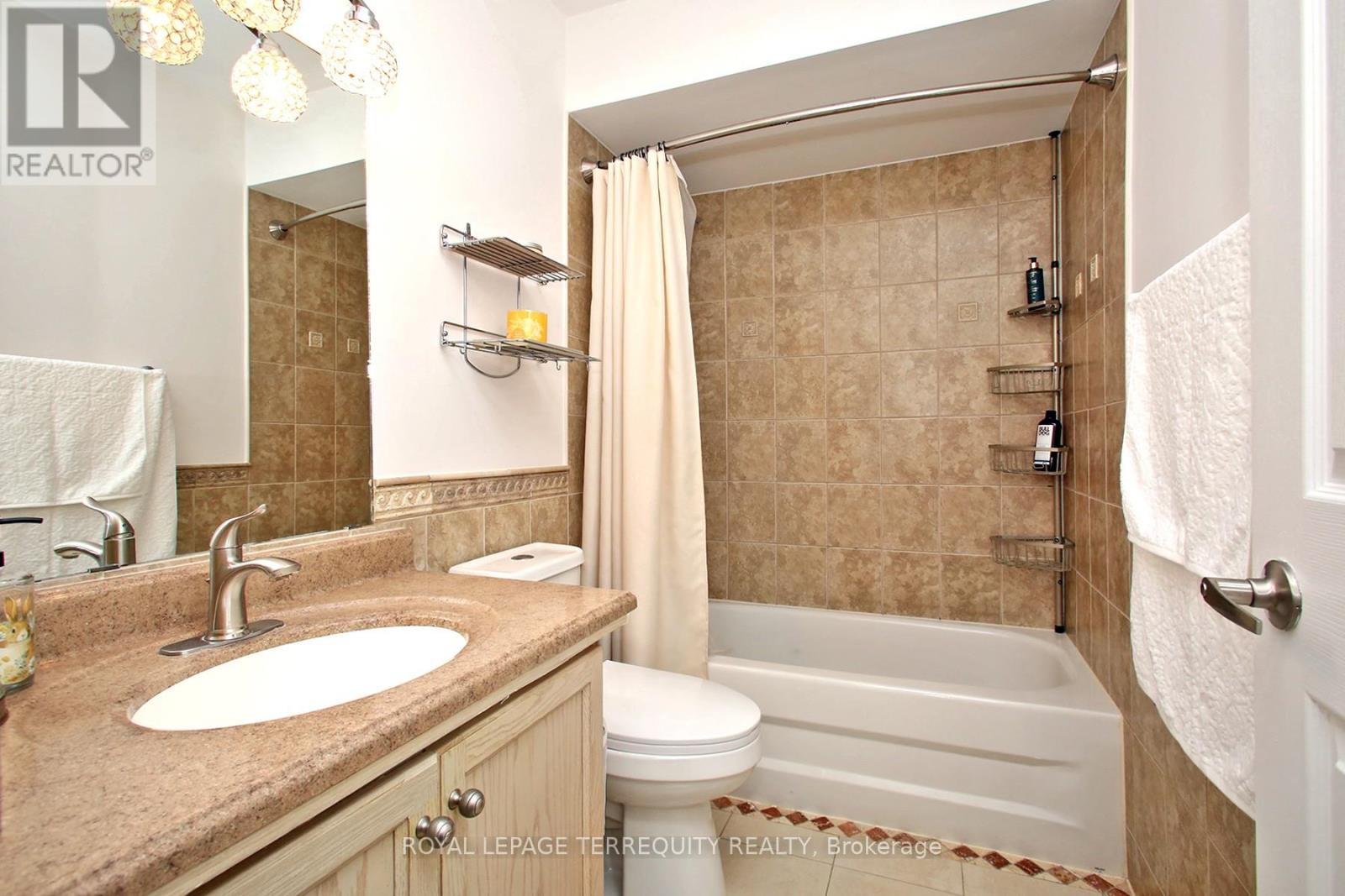 471 Woodsmere Crescent, Pickering, Ontario  L1V 7A5 - Photo 21 - E13014558