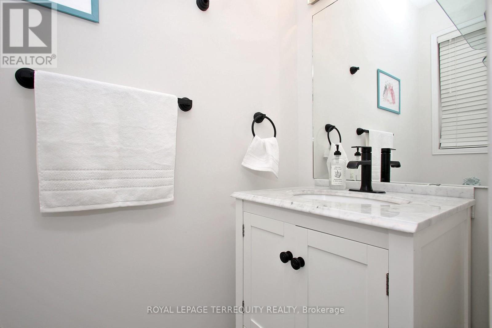 471 Woodsmere Crescent, Pickering, Ontario  L1V 7A5 - Photo 31 - E13014558