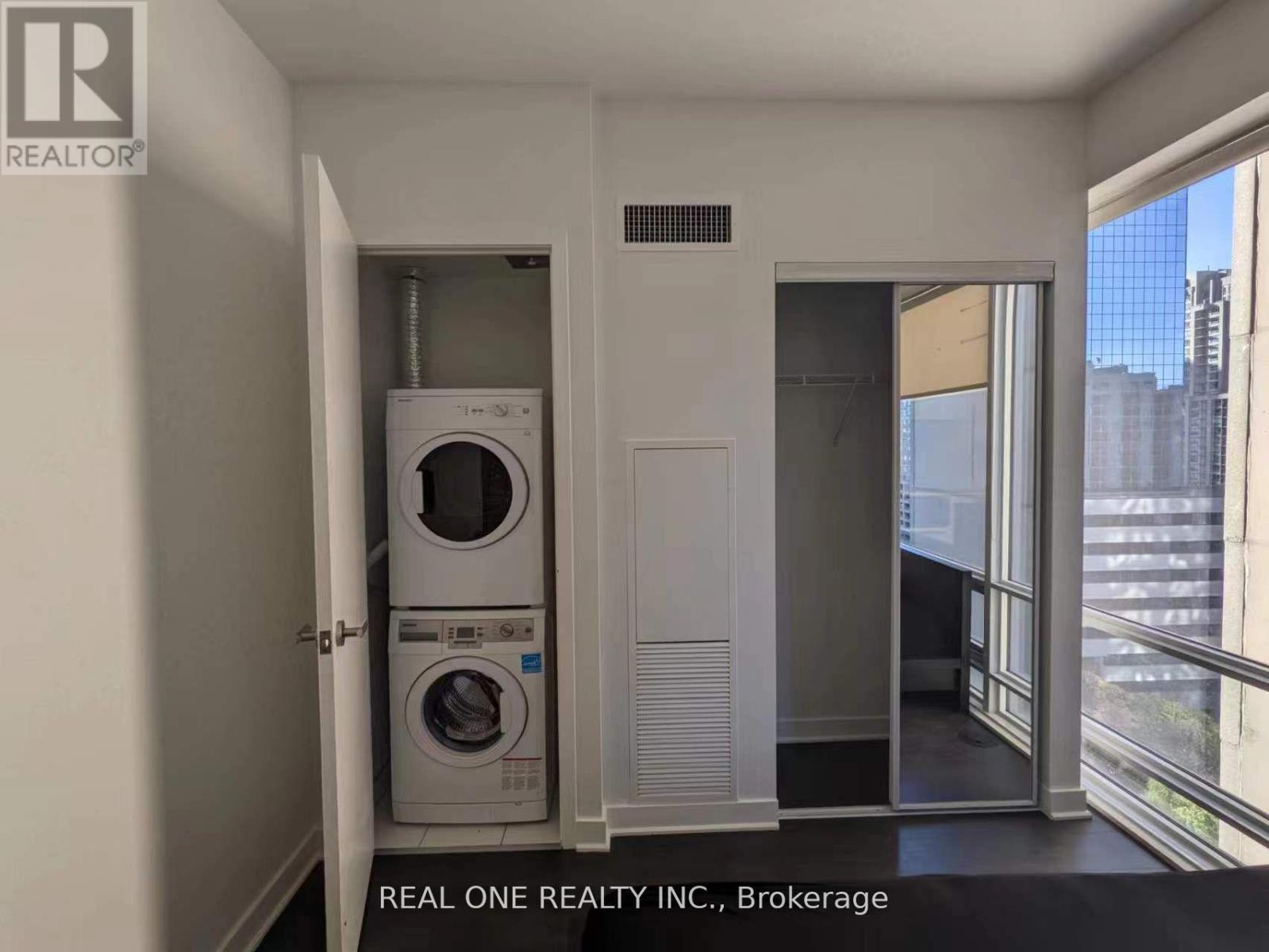 1004 - 15 Grenville Street, Toronto, Ontario  M4Y 1A1 - Photo 9 - C13016024