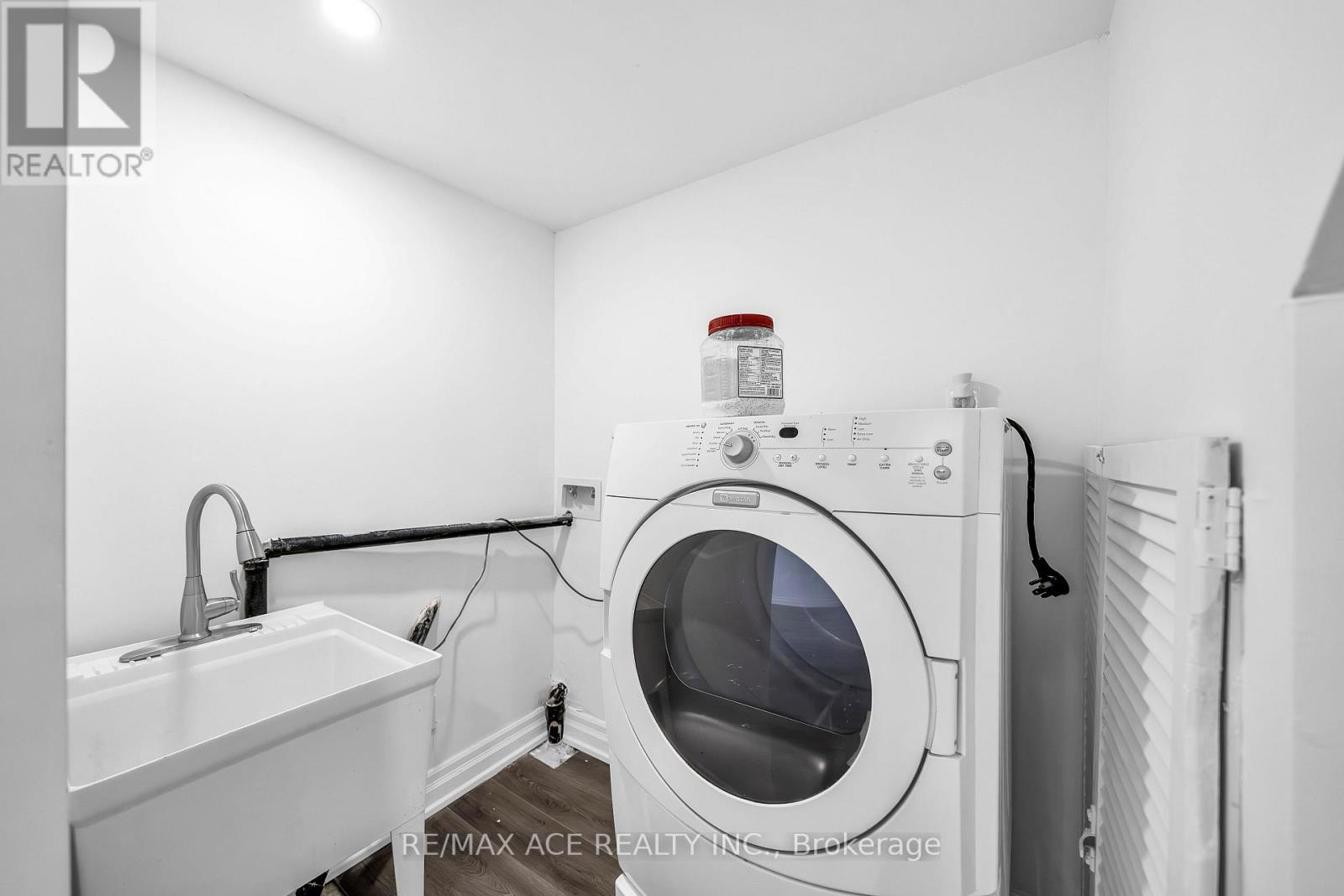 4 Broughton Court, Whitby (Pringle Creek), Ontario  L1N 6Y8 - Photo 42 - E13016018