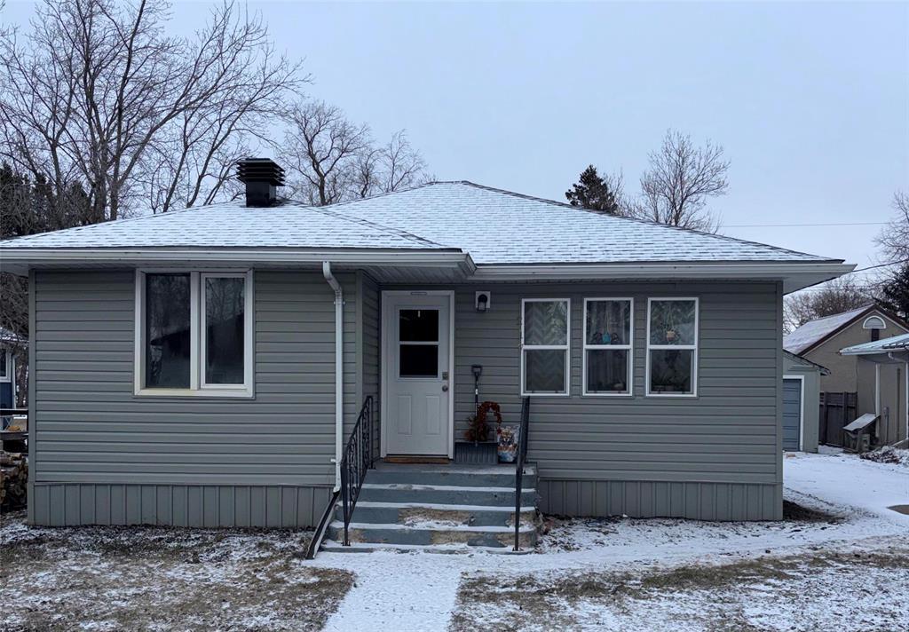 217 Miles Street, Glenboro, Manitoba