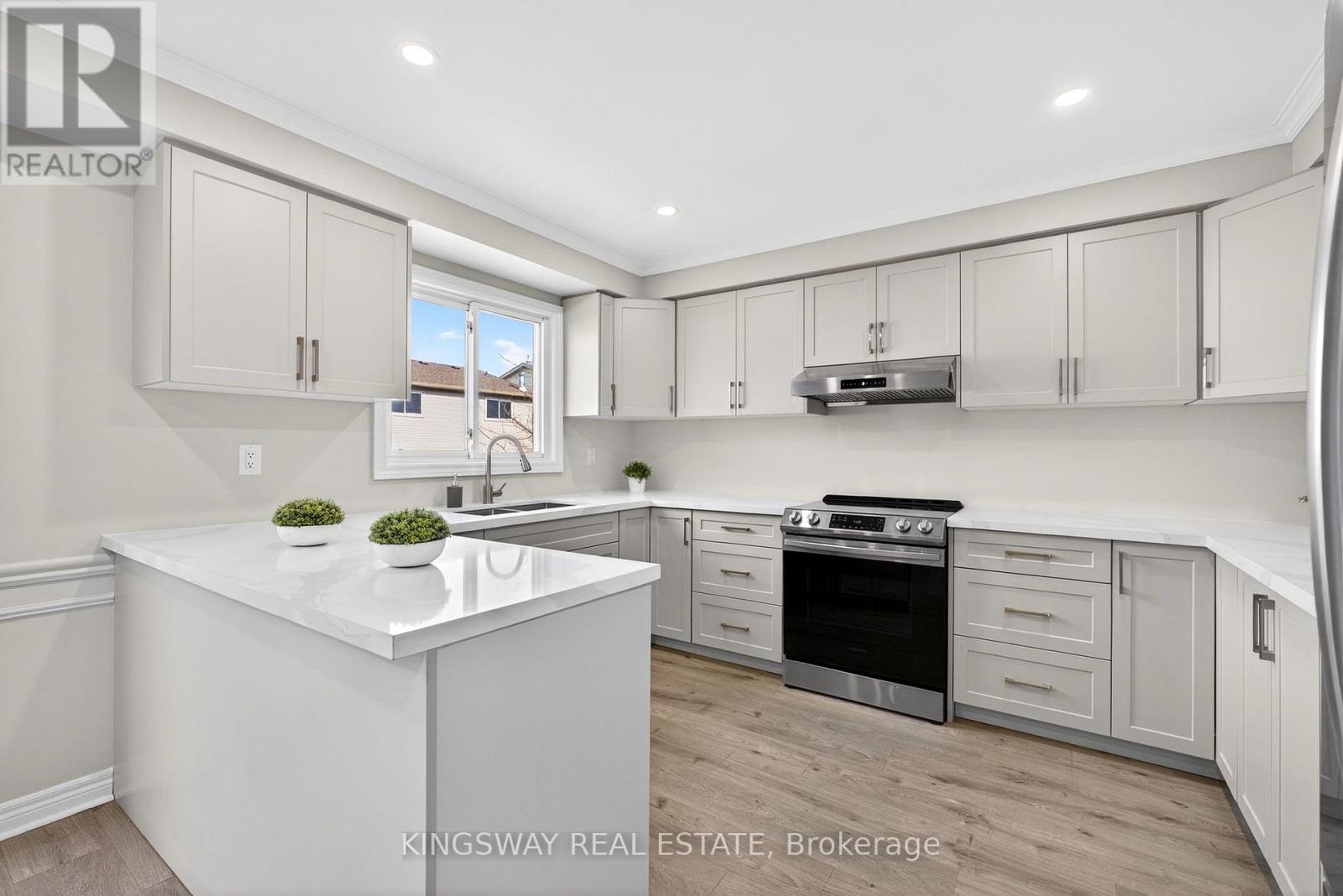 325 Salisbury Lane, Newmarket, Ontario  L3Y 8A6 - Photo 11 - N13016010