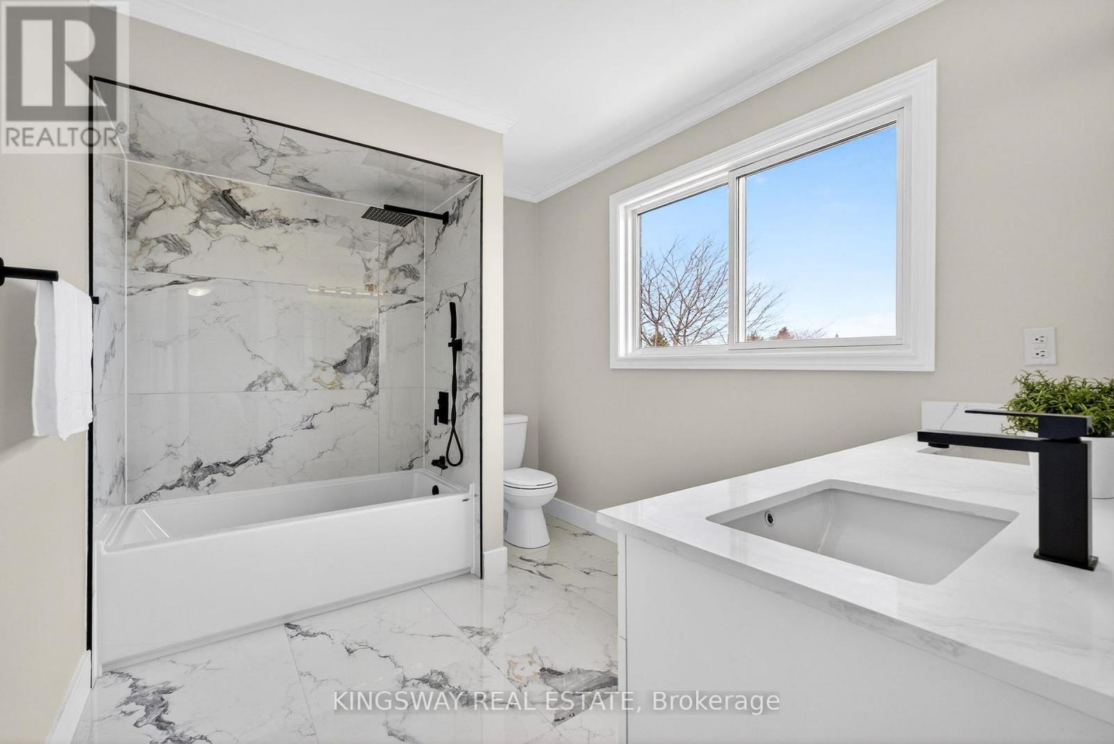 325 Salisbury Lane, Newmarket, Ontario  L3Y 8A6 - Photo 21 - N13016010