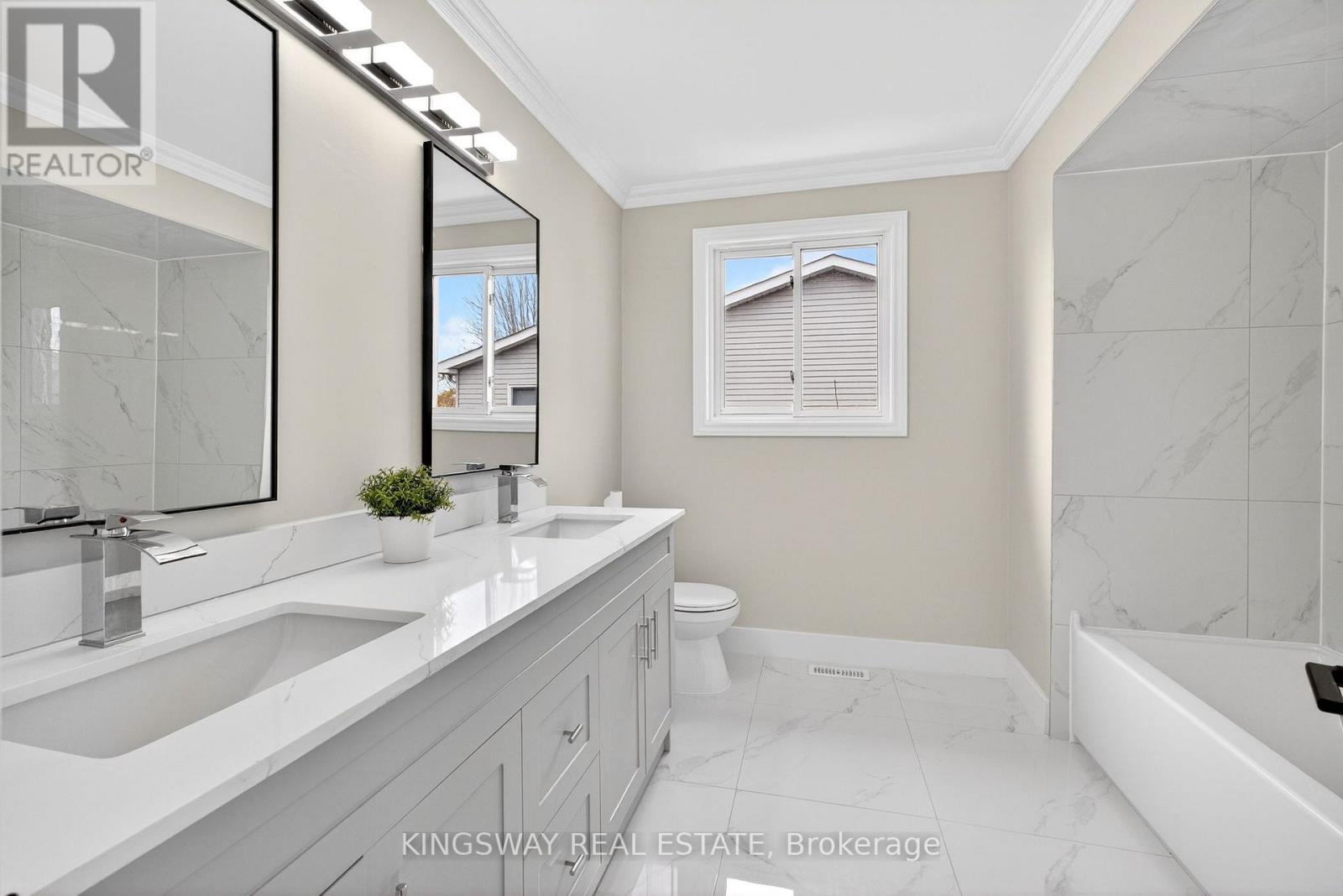 325 Salisbury Lane, Newmarket, Ontario  L3Y 8A6 - Photo 28 - N13016010