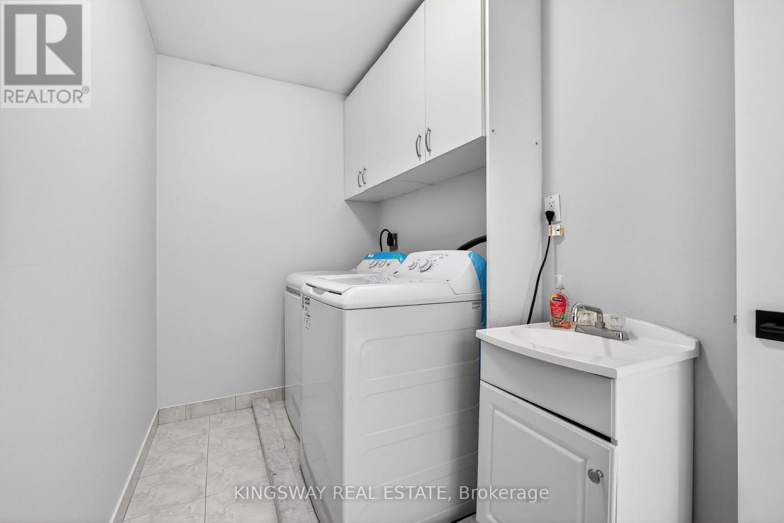 325 Salisbury Lane, Newmarket, Ontario  L3Y 8A6 - Photo 30 - N13016010