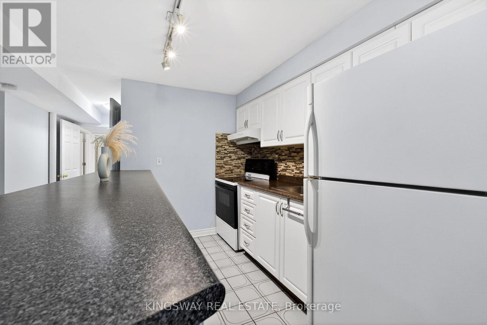 325 Salisbury Lane, Newmarket, Ontario  L3Y 8A6 - Photo 34 - N13016010