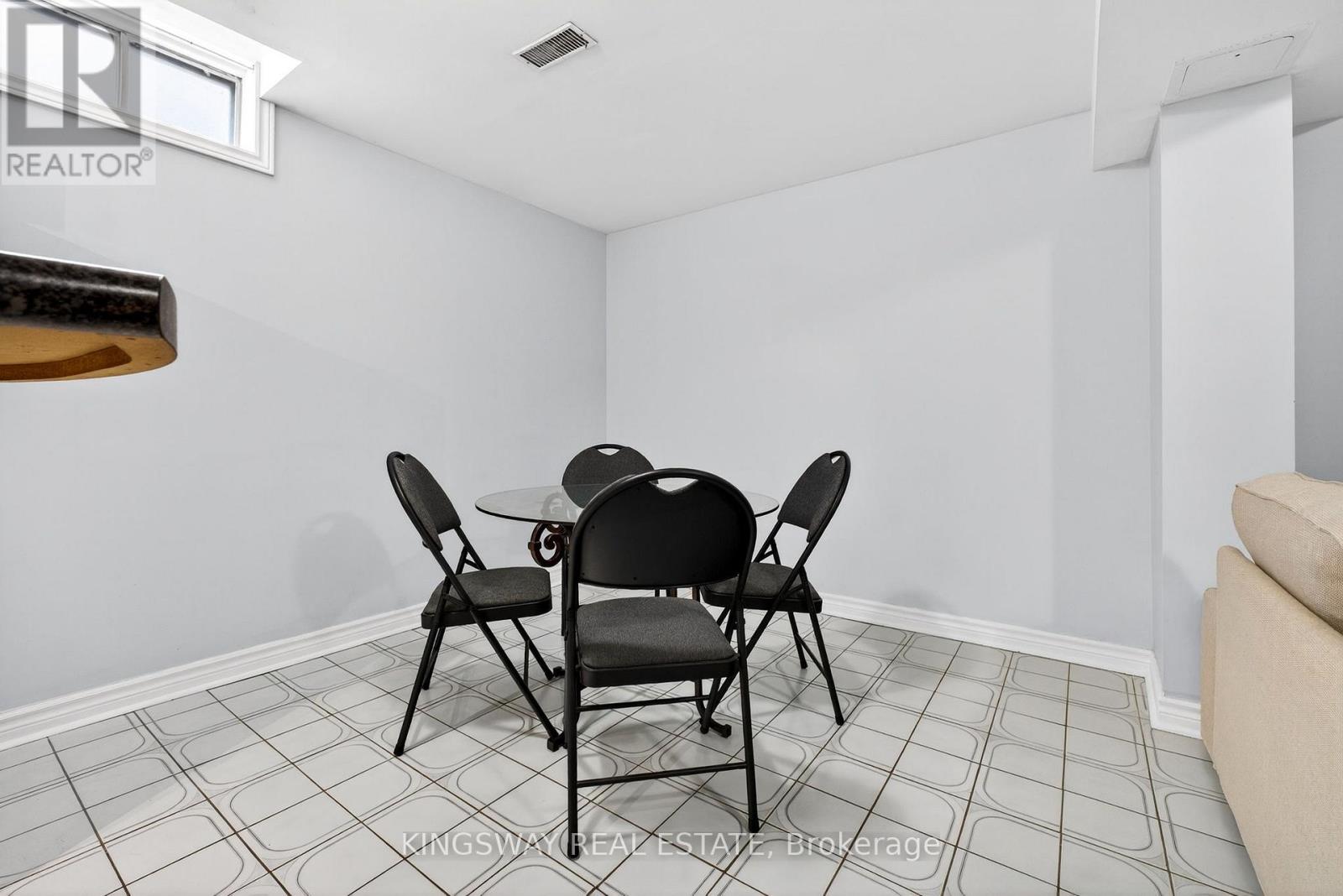 325 Salisbury Lane, Newmarket, Ontario  L3Y 8A6 - Photo 35 - N13016010