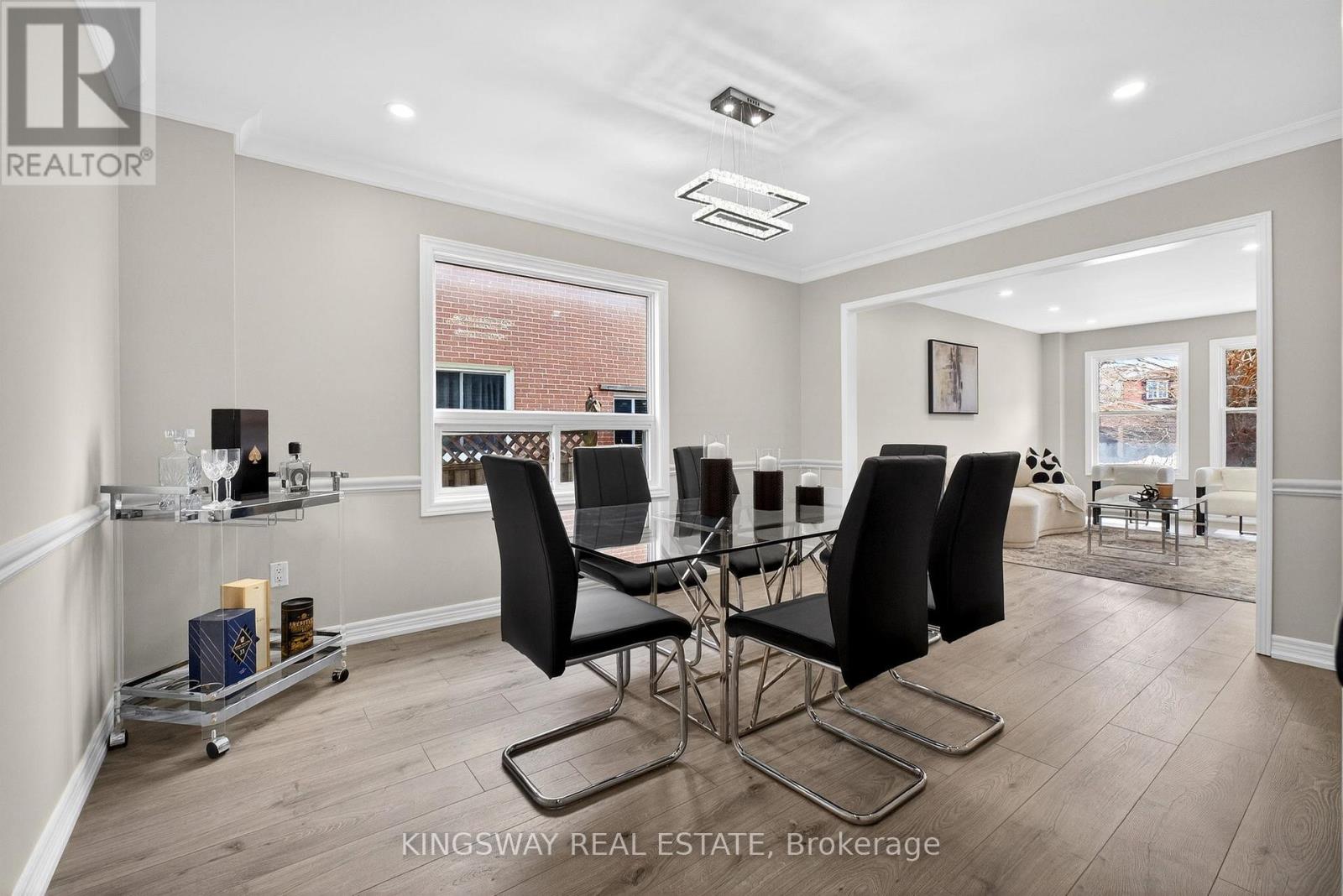 325 Salisbury Lane, Newmarket, Ontario  L3Y 8A6 - Photo 8 - N13016010