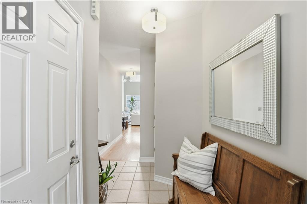 52 Sunnycroft Court, Waterdown, Ontario  L8B 0L3 - Photo 4 - 40819324