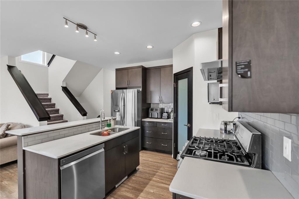 147 Berry Hill Road, Winnipeg, Manitoba  R3Y 2A7 - Photo 15 - 202607567