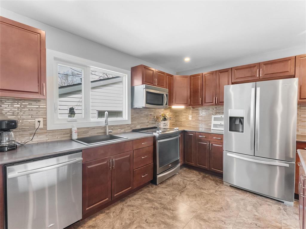 345 Harold Avenue E, Winnipeg, Manitoba  R2C 0R8 - Photo 10 - 202606005