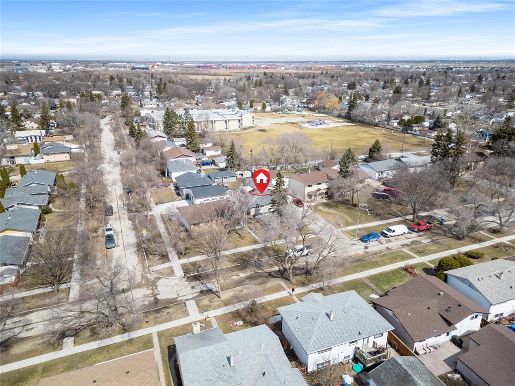 345 Harold Avenue E, Winnipeg, Manitoba  R2C 0R8 - Photo 4 - 202606005