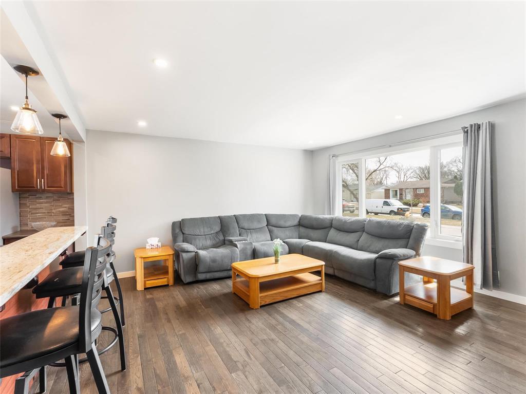 345 Harold Avenue E, Winnipeg, Manitoba  R2C 0R8 - Photo 5 - 202606005