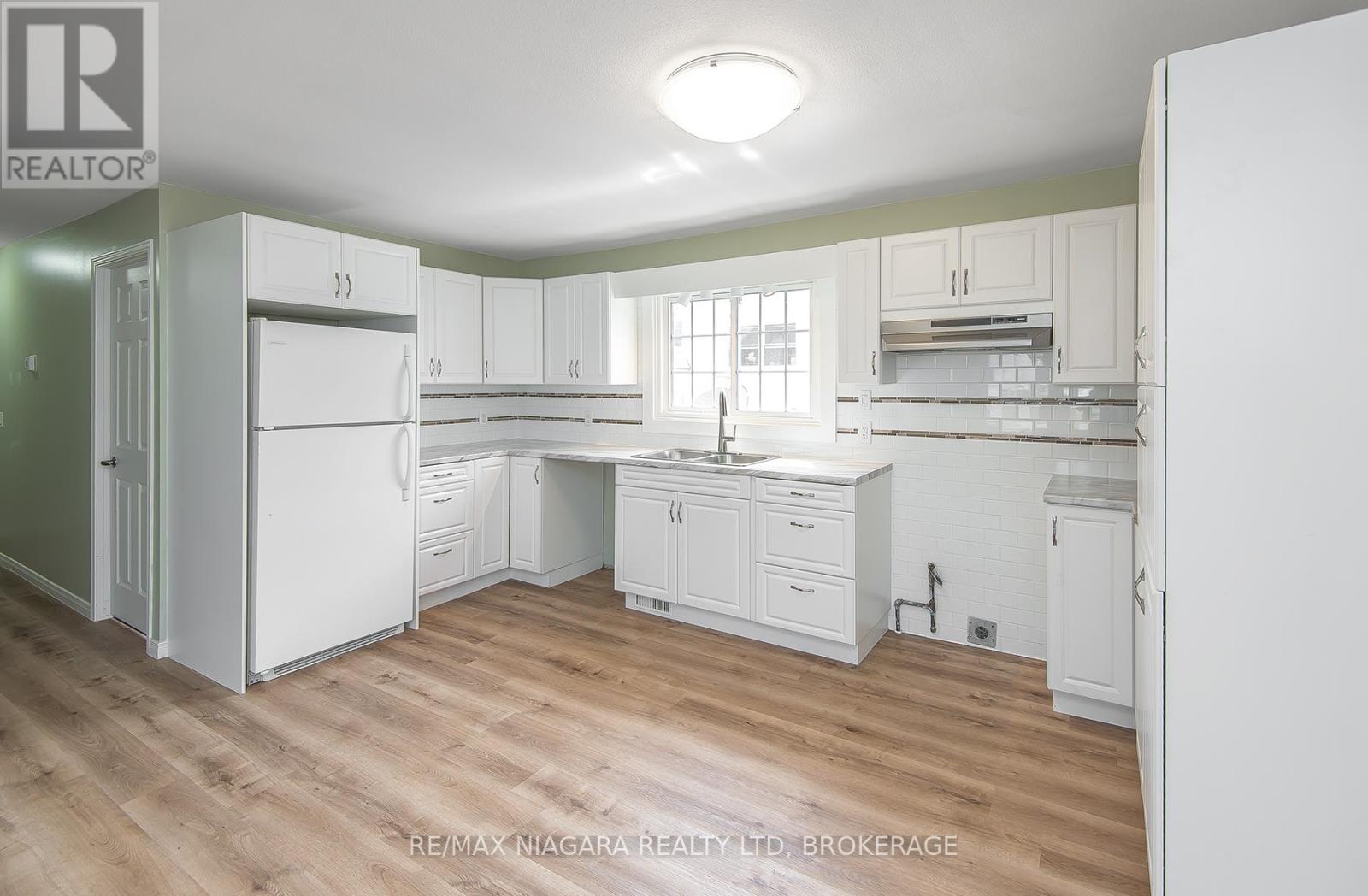 243 North Street N, Fort Erie, Ontario  L2A 3R9 - Photo 10 - X12701192