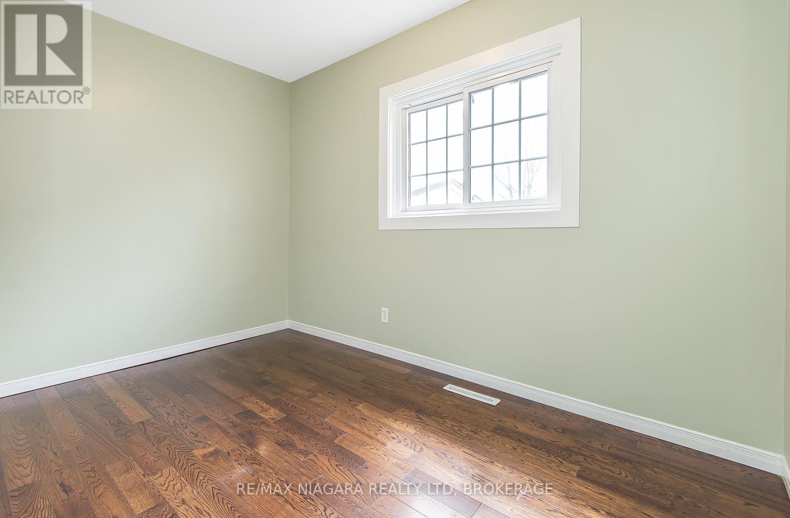 243 North Street N, Fort Erie, Ontario  L2A 3R9 - Photo 17 - X12701192