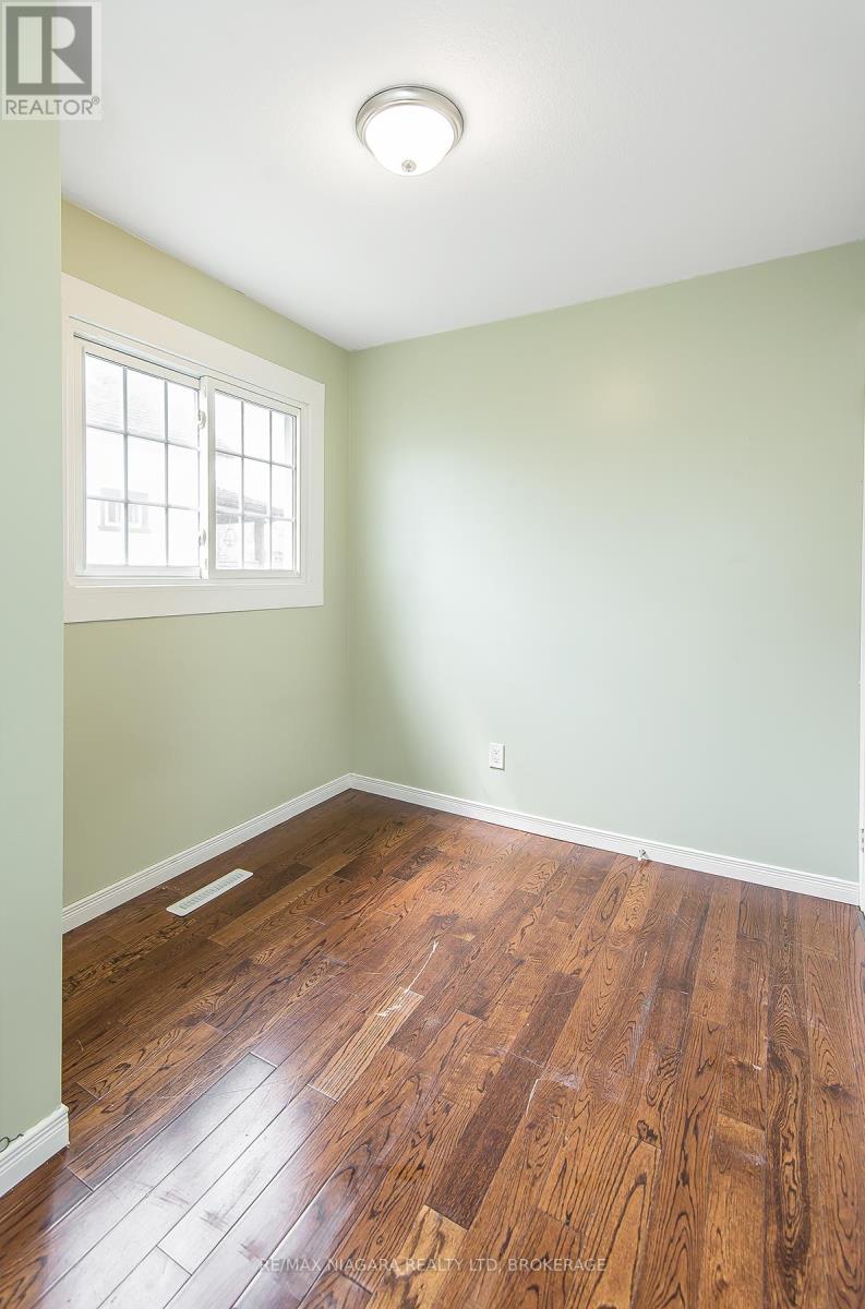 243 North Street N, Fort Erie, Ontario  L2A 3R9 - Photo 21 - X12701192